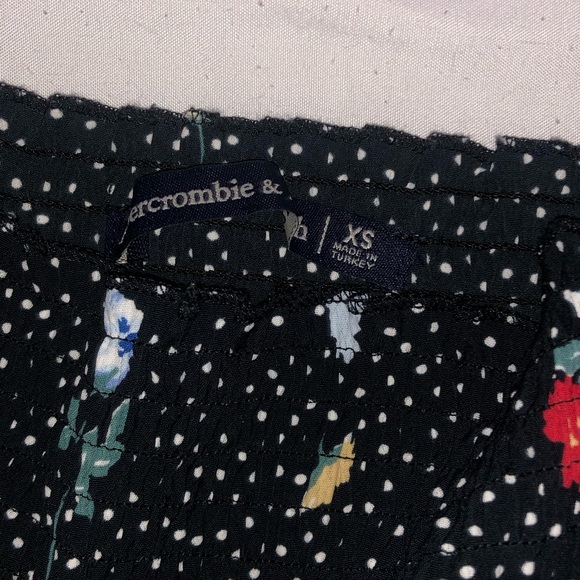 ABERCROMBIE & FITCH - Black Crop Top - Picture 3 of 4